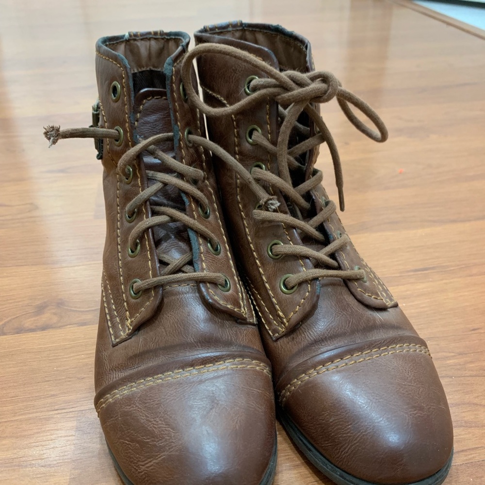 Madden Girl Armie Boots Size 6